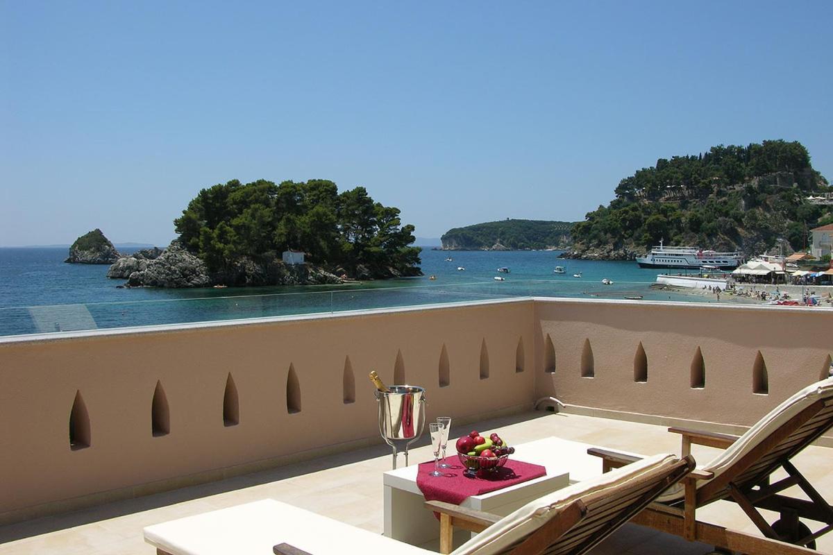 Utopia Parga Bagian luar foto