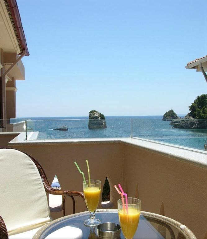 Utopia Parga Bagian luar foto